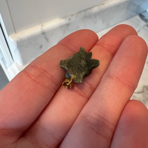 Set of 2 Green Stone Turtle Jewelry Pieces Pin and Necklace Pendant - Picture 10 of 16